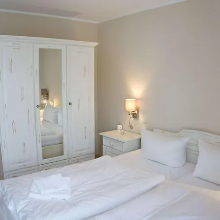 Apartment In Zentraler Lage Und Mit Balkon - Karola 18 Goehren (Ruegen)