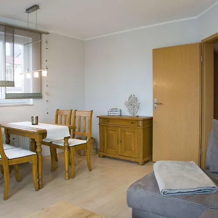 Apartment In Zentraler Lage Und Mit Balkon - Karola 18