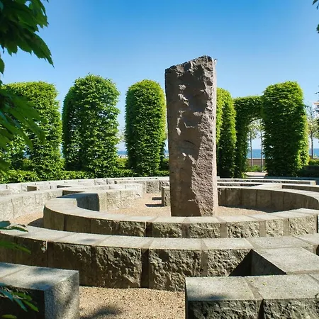 Apartment In Zentraler Lage Und Mit Balkon - Karola 18 *