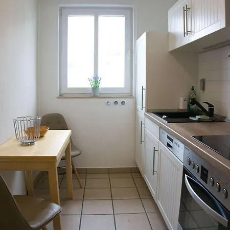 In Zentraler Lage Und Mit Balkon - Karola 18 Apartment