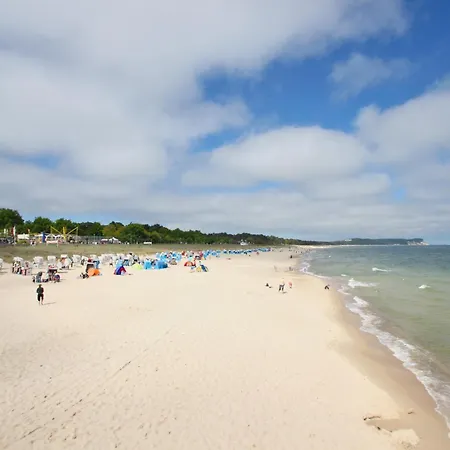 In Zentraler Lage Und Mit Balkon - Karola 18 Goehren (Ruegen)