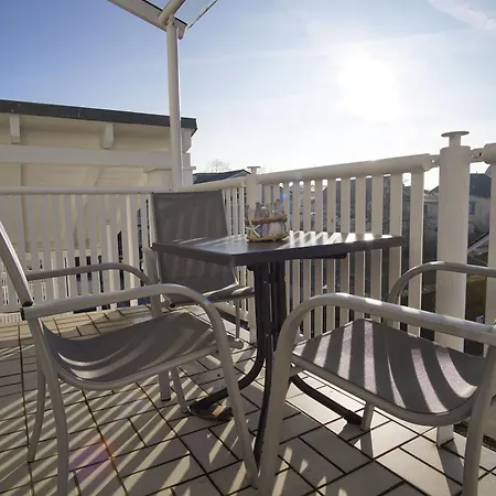 In Zentraler Lage Und Mit Balkon - Karola 18 Goehren (Ruegen)