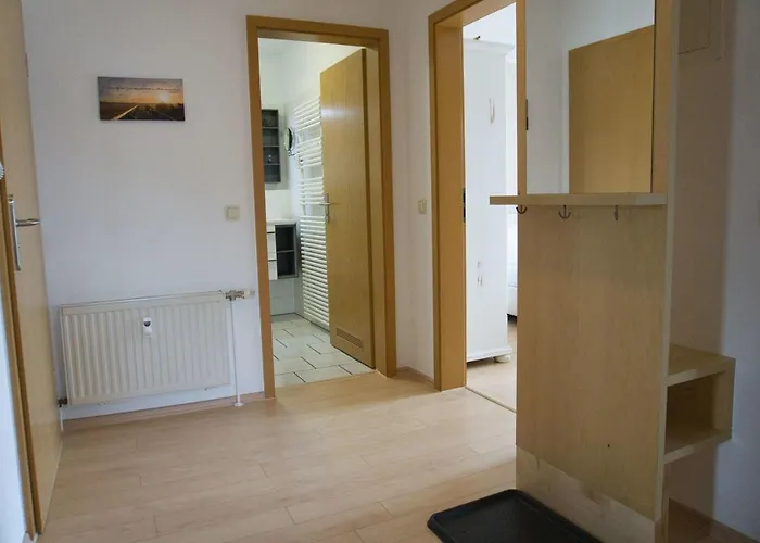 In Zentraler Lage Und Mit Balkon - Karola 18 * Goehren (Ruegen)