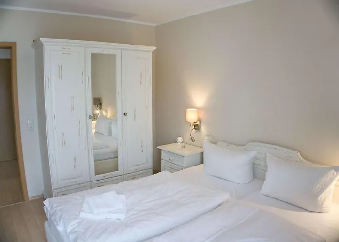 Appartement In Zentraler Lage Und Mit Balkon - Karola 18 Goehren (Ruegen)